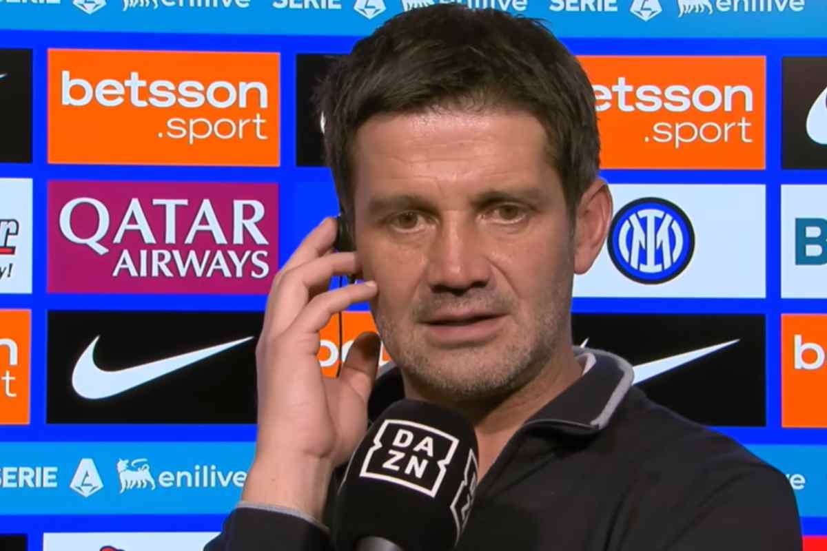 Chivu, allenatore dell'Inter, risponde alle domande dei giornalisti dopo una partita
