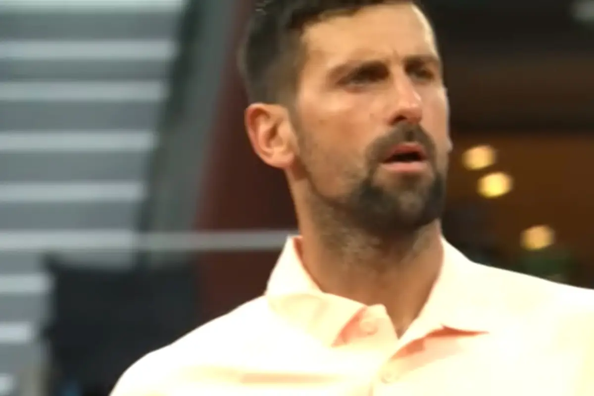 Djokovic durante il match del Roland Garros con Perricard